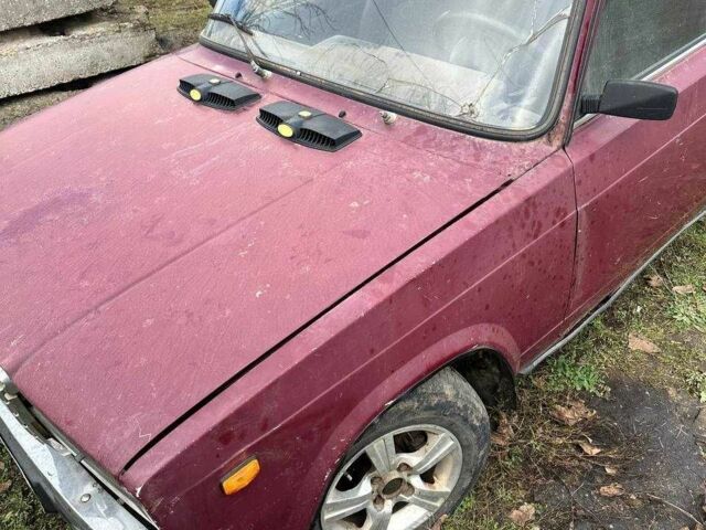 Красный ВАЗ 2107, объемом двигателя 1.5 л и пробегом 1000 тыс. км за 591 $, фото 1 на Automoto.ua