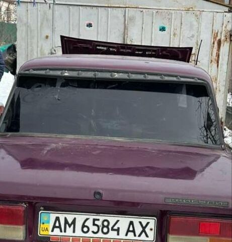 Красный ВАЗ 2107, объемом двигателя 1.5 л и пробегом 80 тыс. км за 821 $, фото 1 на Automoto.ua