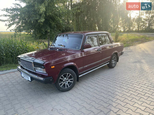 Красный ВАЗ 2107, объемом двигателя 1.57 л и пробегом 136 тыс. км за 2500 $, фото 1 на Automoto.ua