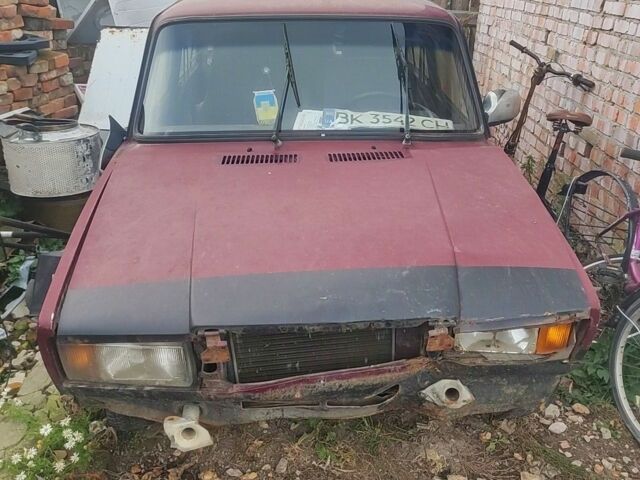 Красный ВАЗ 2107, объемом двигателя 1.5 л и пробегом 9 тыс. км за 143 $, фото 1 на Automoto.ua