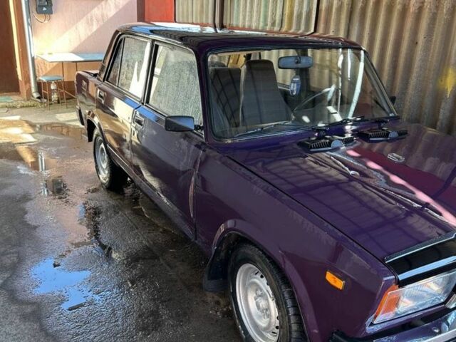 Червоний ВАЗ 2107, об'ємом двигуна 1.5 л та пробігом 200 тис. км за 440 $, фото 1 на Automoto.ua