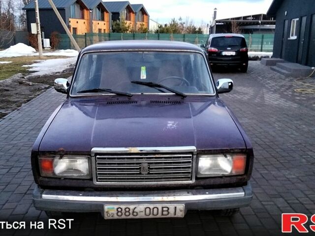 Красный ВАЗ 2107, объемом двигателя 1.5 л и пробегом 120 тыс. км за 500 $, фото 1 на Automoto.ua