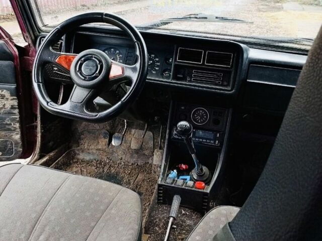 Красный ВАЗ 2107, объемом двигателя 1.5 л и пробегом 1000 тыс. км за 565 $, фото 1 на Automoto.ua