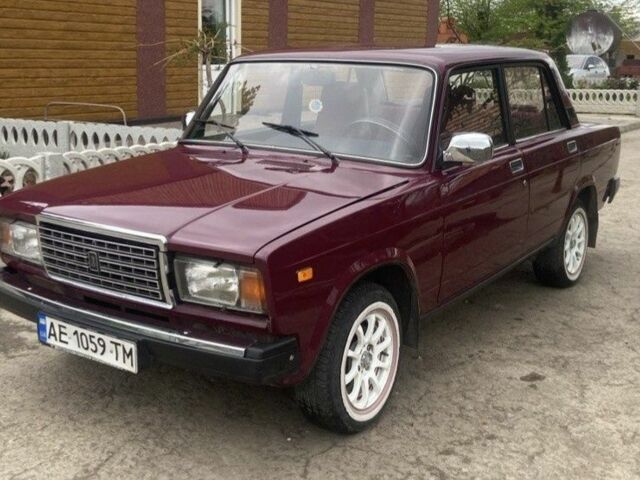 Красный ВАЗ 2107, объемом двигателя 1.5 л и пробегом 32 тыс. км за 2500 $, фото 1 на Automoto.ua