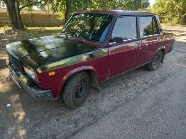 Красный ВАЗ 2107, объемом двигателя 1.5 л и пробегом 177 тыс. км за 950 $, фото 1 на Automoto.ua