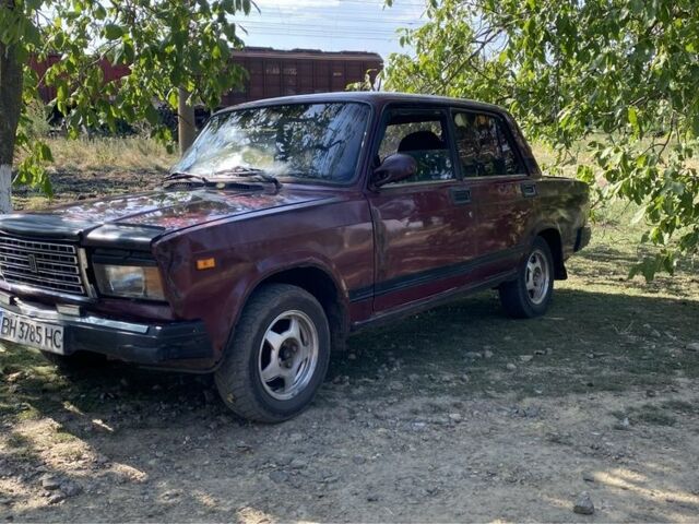 Красный ВАЗ 2107, объемом двигателя 1.5 л и пробегом 950 тыс. км за 783 $, фото 1 на Automoto.ua