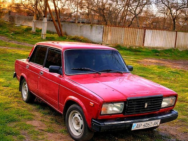 Красный ВАЗ 2107, объемом двигателя 1.6 л и пробегом 0 тыс. км за 450 $, фото 1 на Automoto.ua