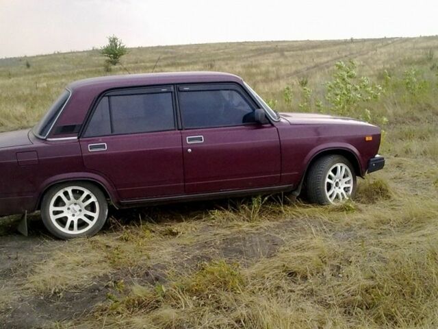 Красный ВАЗ 2107, объемом двигателя 1.7 л и пробегом 157 тыс. км за 400 $, фото 1 на Automoto.ua