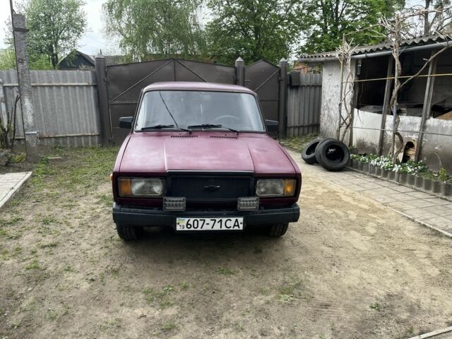 Красный ВАЗ 2107, объемом двигателя 1.6 л и пробегом 450 тыс. км за 999 $, фото 1 на Automoto.ua