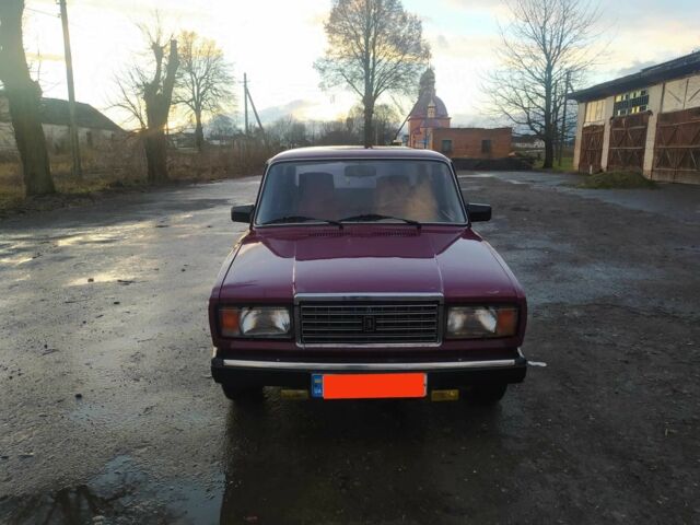 Красный ВАЗ 2107, объемом двигателя 1.6 л и пробегом 122 тыс. км за 1400 $, фото 1 на Automoto.ua