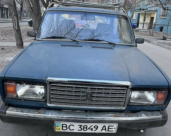 Красный ВАЗ 2107, объемом двигателя 1.09 л и пробегом 666 тыс. км за 625 $, фото 1 на Automoto.ua