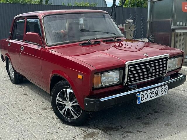 Красный ВАЗ 2107, объемом двигателя 1.57 л и пробегом 200 тыс. км за 750 $, фото 1 на Automoto.ua