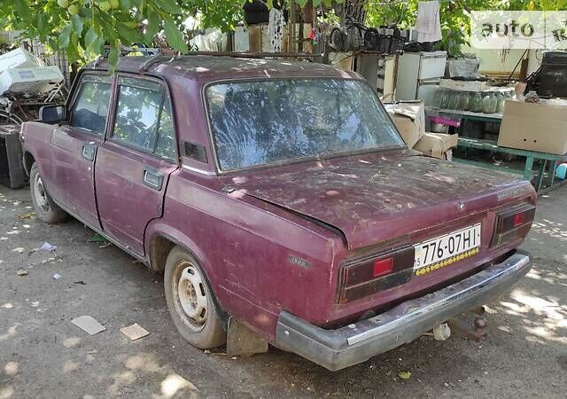 Красный ВАЗ 2107, объемом двигателя 1.5 л и пробегом 157 тыс. км за 600 $, фото 1 на Automoto.ua