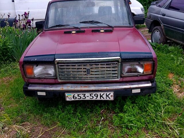 Красный ВАЗ 2107, объемом двигателя 1.5 л и пробегом 200 тыс. км за 500 $, фото 1 на Automoto.ua