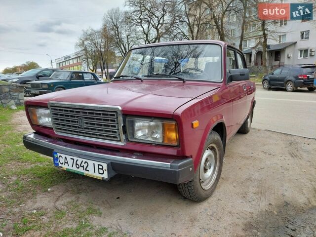 Красный ВАЗ 2107, объемом двигателя 1.45 л и пробегом 76 тыс. км за 1850 $, фото 1 на Automoto.ua