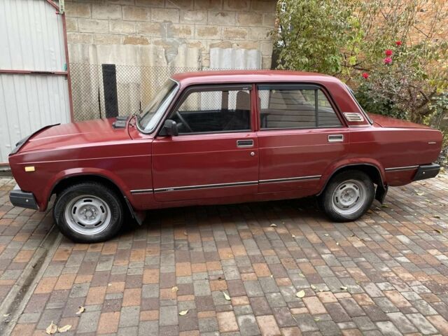 Червоний ВАЗ 2107, об'ємом двигуна 1 л та пробігом 100 тис. км за 596 $, фото 1 на Automoto.ua