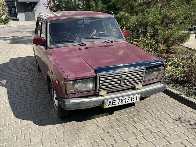Красный ВАЗ 2107, объемом двигателя 1.6 л и пробегом 205 тыс. км за 1206 $, фото 1 на Automoto.ua