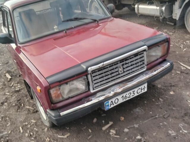 Красный ВАЗ 2107, объемом двигателя 1.6 л и пробегом 300 тыс. км за 450 $, фото 1 на Automoto.ua
