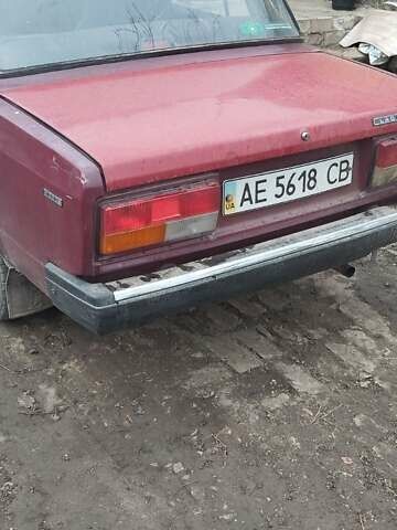 Красный ВАЗ 2107, объемом двигателя 1.5 л и пробегом 150 тыс. км за 677 $, фото 1 на Automoto.ua