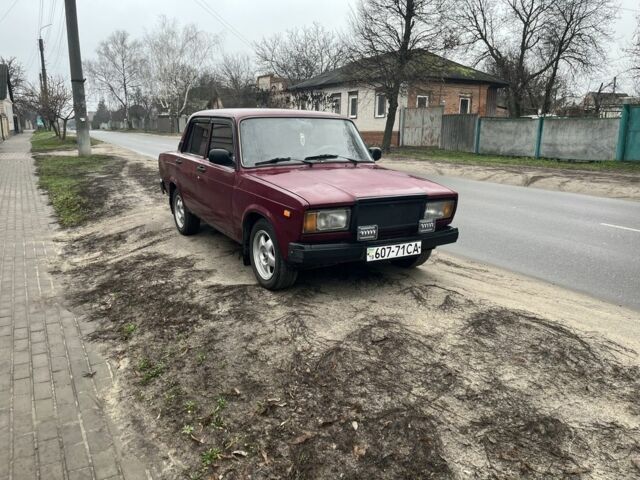 Красный ВАЗ 2107, объемом двигателя 1.6 л и пробегом 3 тыс. км за 1500 $, фото 1 на Automoto.ua