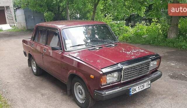 Красный ВАЗ 2107, объемом двигателя 1.57 л и пробегом 100 тыс. км за 2000 $, фото 1 на Automoto.ua