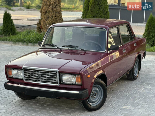 Красный ВАЗ 2107, объемом двигателя 1.5 л и пробегом 77 тыс. км за 2600 $, фото 1 на Automoto.ua
