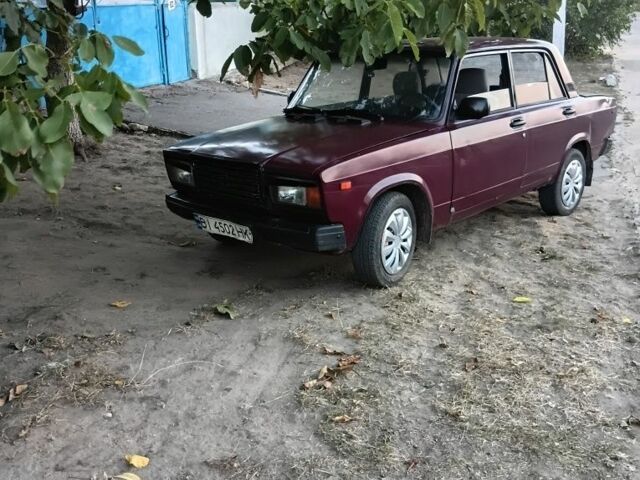 Червоний ВАЗ 2107, об'ємом двигуна 1.5 л та пробігом 113 тис. км за 601 $, фото 1 на Automoto.ua