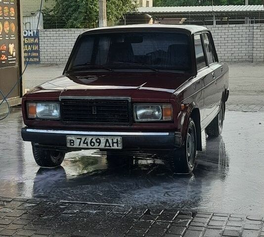 Красный ВАЗ 2107, объемом двигателя 0 л и пробегом 1000 тыс. км за 562 $, фото 1 на Automoto.ua