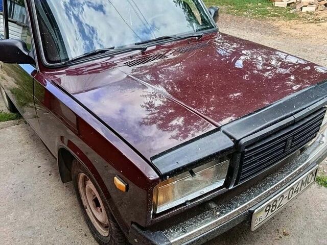 Красный ВАЗ 2107, объемом двигателя 1.5 л и пробегом 100 тыс. км за 1700 $, фото 1 на Automoto.ua