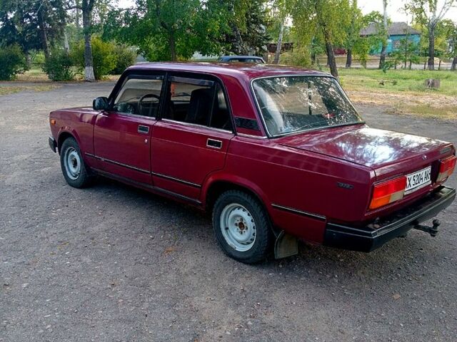 Красный ВАЗ 2107, объемом двигателя 1.5 л и пробегом 0 тыс. км за 800 $, фото 1 на Automoto.ua