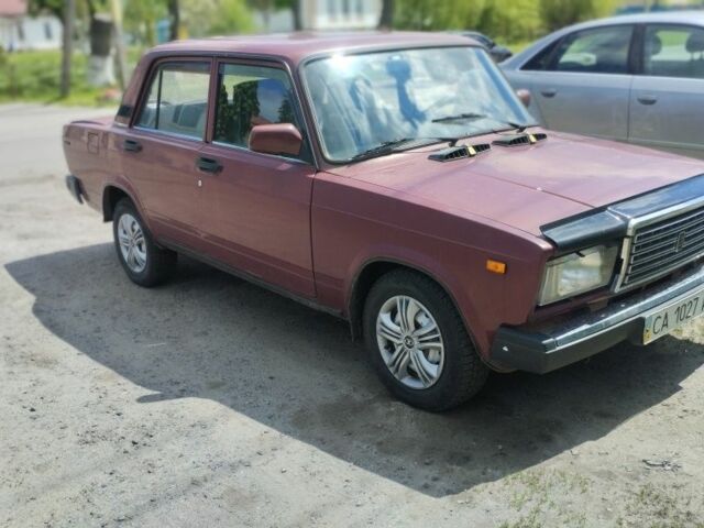 Красный ВАЗ 2107, объемом двигателя 1.5 л и пробегом 48 тыс. км за 800 $, фото 1 на Automoto.ua