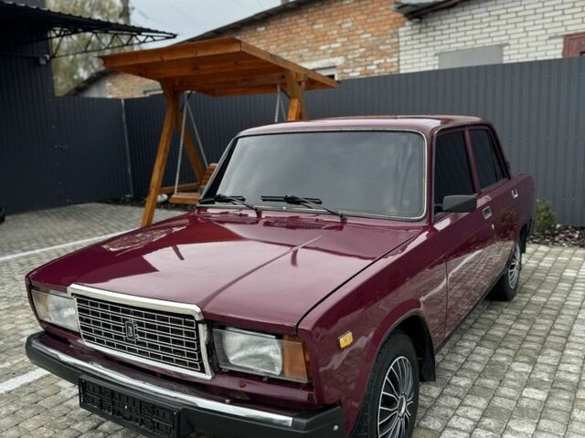 Червоний ВАЗ 2107, об'ємом двигуна 1.5 л та пробігом 110 тис. км за 2000 $, фото 1 на Automoto.ua
