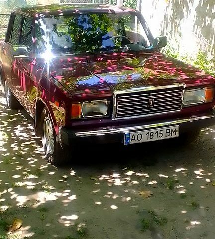 Красный ВАЗ 2107, объемом двигателя 1.5 л и пробегом 200 тыс. км за 750 $, фото 1 на Automoto.ua