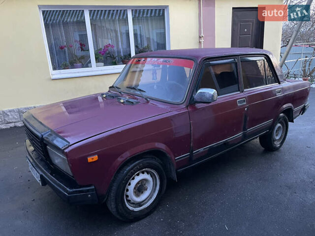 Красный ВАЗ 2107, объемом двигателя 1.5 л и пробегом 98 тыс. км за 550 $, фото 1 на Automoto.ua