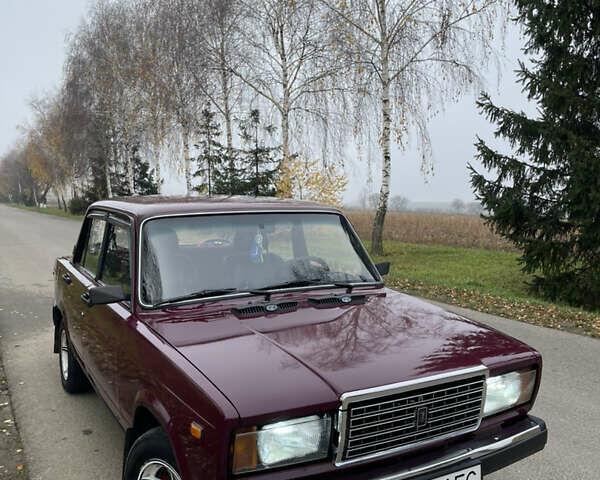 Червоний ВАЗ 2107, об'ємом двигуна 1.5 л та пробігом 31 тис. км за 2000 $, фото 1 на Automoto.ua