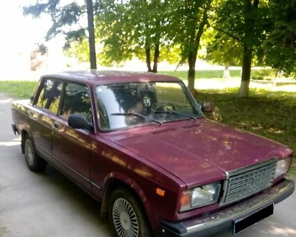 Красный ВАЗ 2107, объемом двигателя 1.45 л и пробегом 153 тыс. км за 1400 $, фото 1 на Automoto.ua