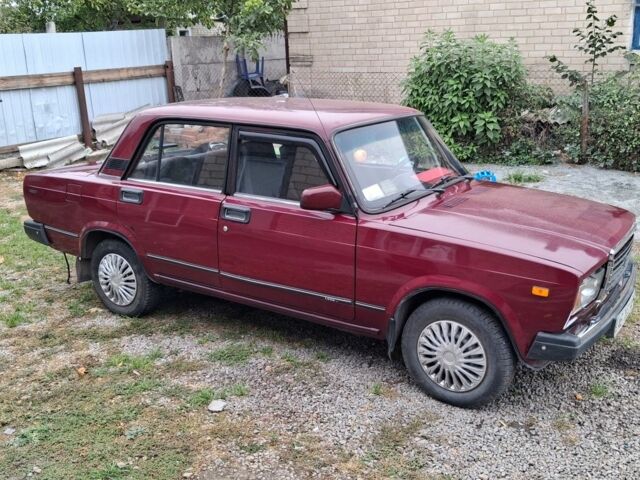 Красный ВАЗ 2107, объемом двигателя 1.5 л и пробегом 76 тыс. км за 1150 $, фото 1 на Automoto.ua