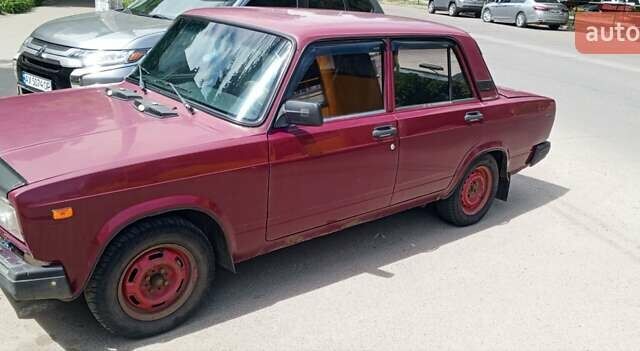 Красный ВАЗ 2107, объемом двигателя 1.45 л и пробегом 250 тыс. км за 1500 $, фото 1 на Automoto.ua