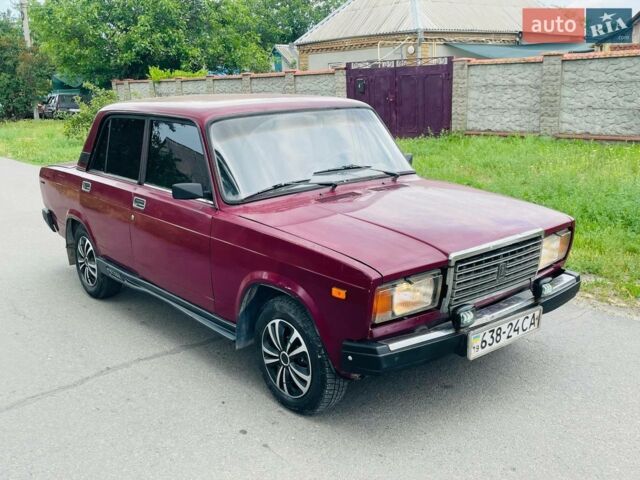 Красный ВАЗ 2107, объемом двигателя 1.5 л и пробегом 150 тыс. км за 850 $, фото 1 на Automoto.ua