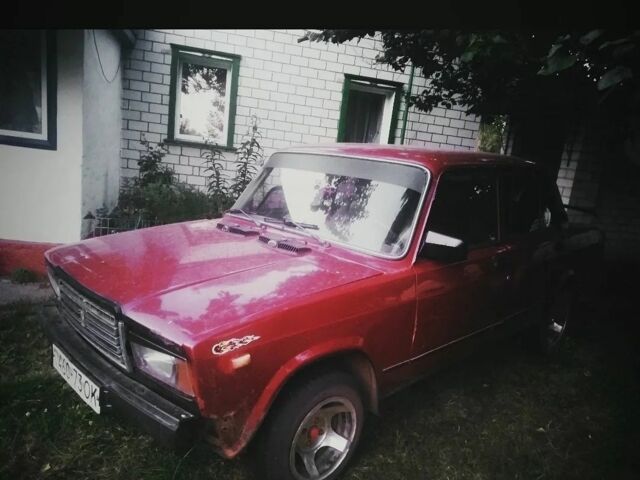 Красный ВАЗ 2107, объемом двигателя 0 л и пробегом 1000 тыс. км за 242 $, фото 1 на Automoto.ua