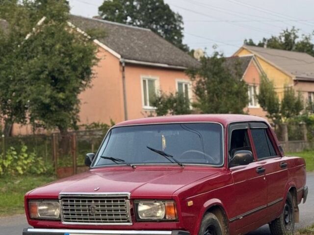Красный ВАЗ 2107, объемом двигателя 1.5 л и пробегом 60 тыс. км за 800 $, фото 1 на Automoto.ua