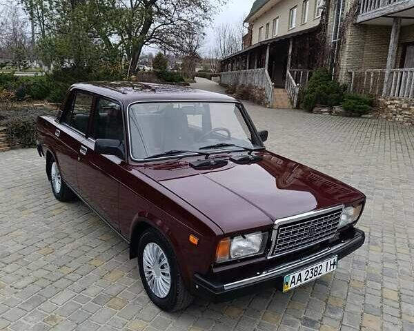 Красный ВАЗ 2107, объемом двигателя 1.5 л и пробегом 77 тыс. км за 2350 $, фото 1 на Automoto.ua