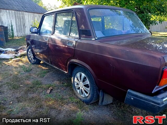 Красный ВАЗ 2107, объемом двигателя 1.5 л и пробегом 55 тыс. км за 900 $, фото 1 на Automoto.ua