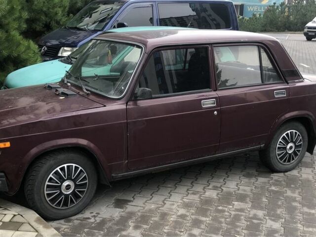 ВАЗ 2107 2005 в Киеве на Automoto.ua Красный ВАЗ 2107, объемом двигателя 1.5 л и пробегом 127 тыс. км за 550 $, фото 1 на Automoto.ua