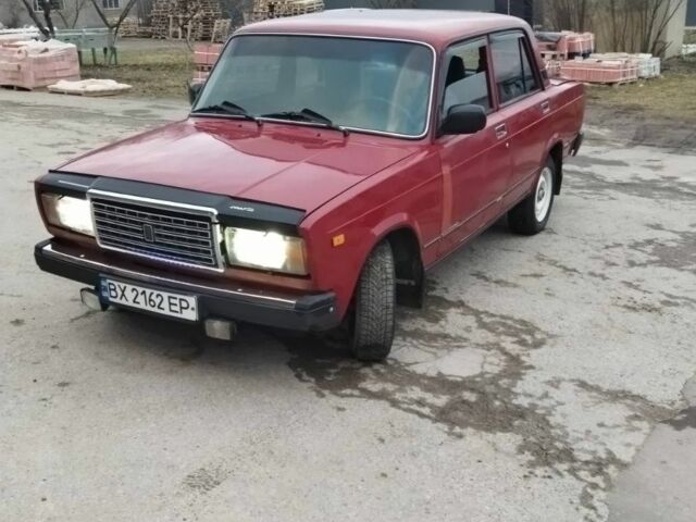 Красный ВАЗ 2107, объемом двигателя 1.5 л и пробегом 40 тыс. км за 700 $, фото 1 на Automoto.ua