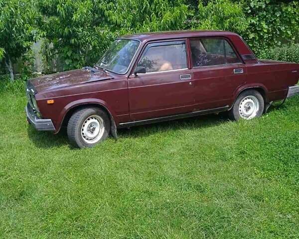 Красный ВАЗ 2107, объемом двигателя 1.5 л и пробегом 50 тыс. км за 1900 $, фото 1 на Automoto.ua