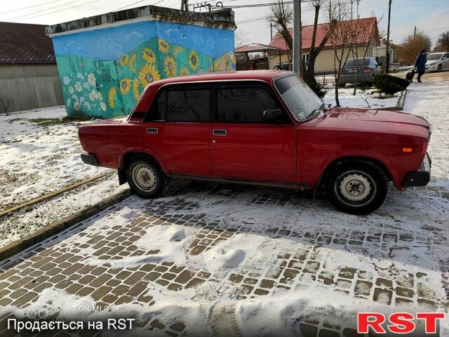 Красный ВАЗ 2107, объемом двигателя 1.5 л и пробегом 73 тыс. км за 1000 $, фото 1 на Automoto.ua
