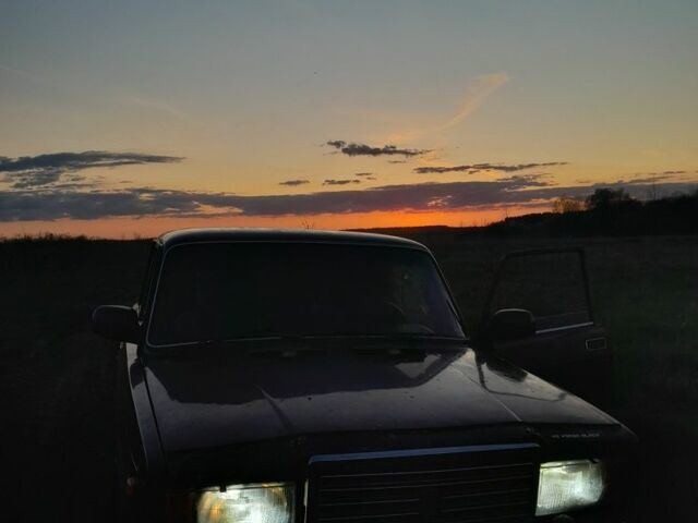 Красный ВАЗ 2107, объемом двигателя 1.5 л и пробегом 50 тыс. км за 720 $, фото 1 на Automoto.ua