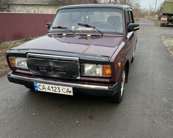 Красный ВАЗ 2107, объемом двигателя 1.5 л и пробегом 137 тыс. км за 2000 $, фото 1 на Automoto.ua