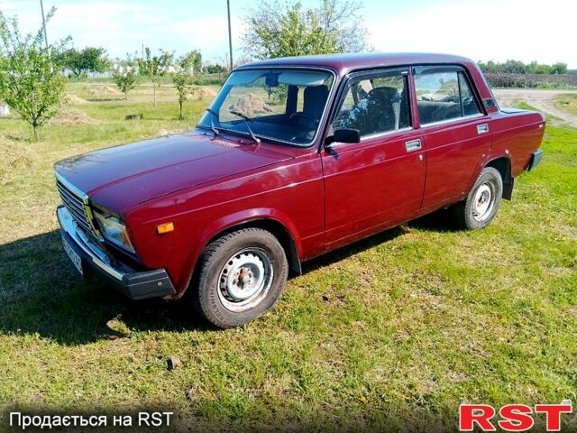 Червоний ВАЗ 2107, об'ємом двигуна 1.5 л та пробігом 288 тис. км за 1560 $, фото 1 на Automoto.ua